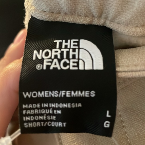 Brand: The North Face; Color: Khaki; Size:L; Condition: New never used - Picture 8 of 9